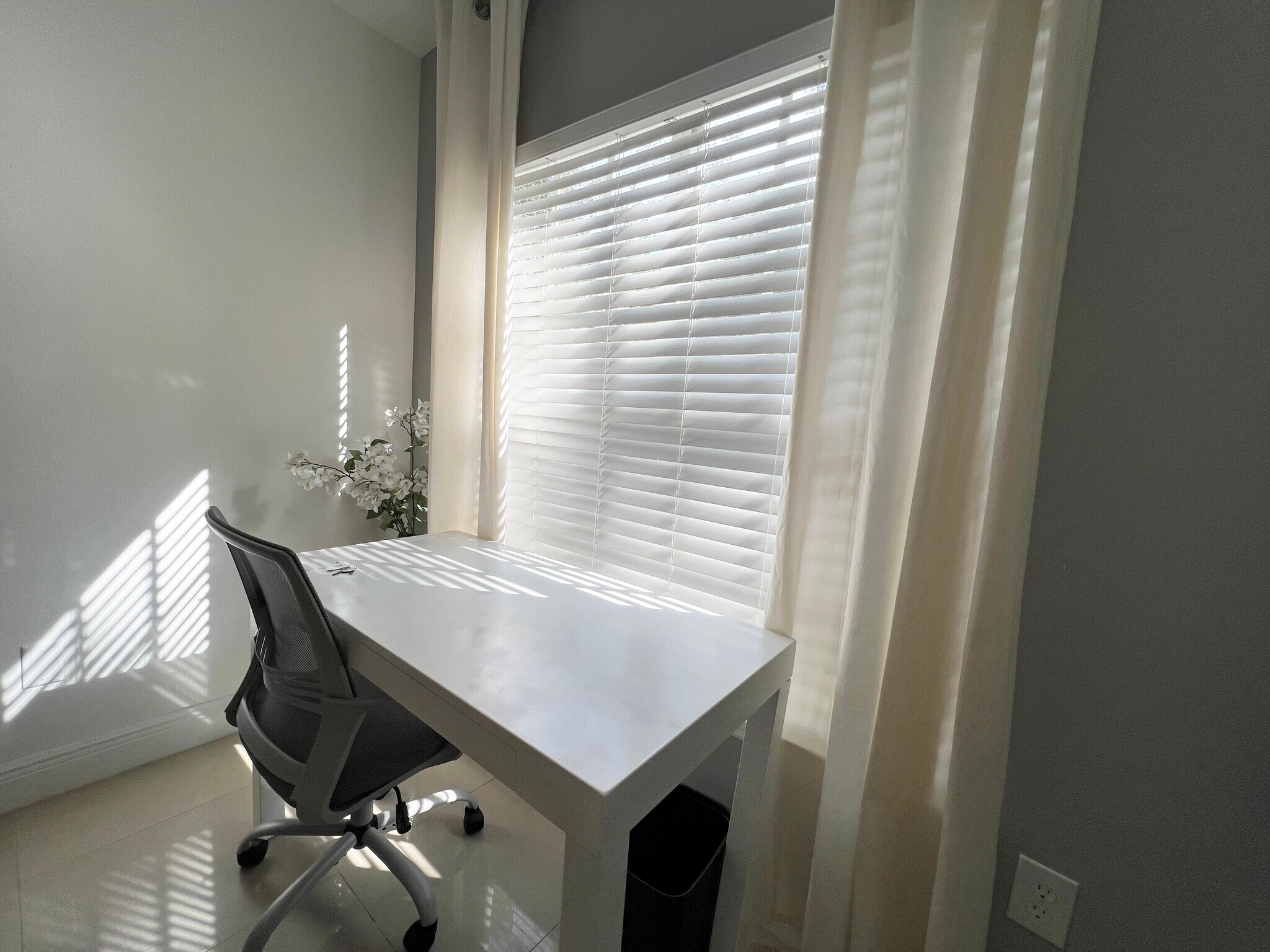 Building Photo - 4368 S Kirkman Rd