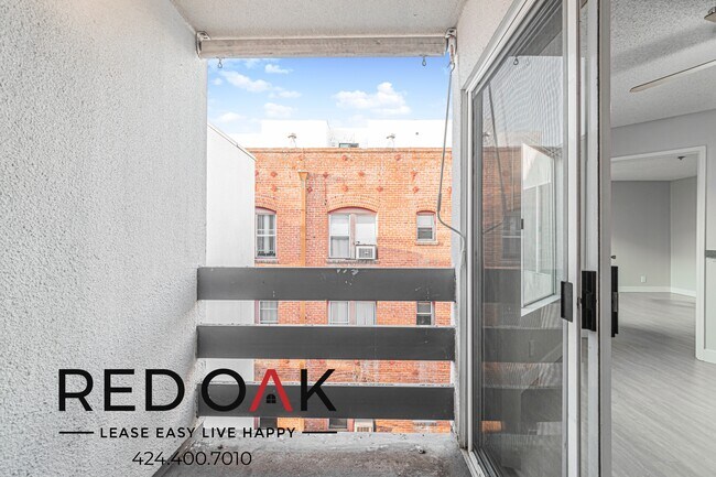 Building Photo - 350 S Reno St