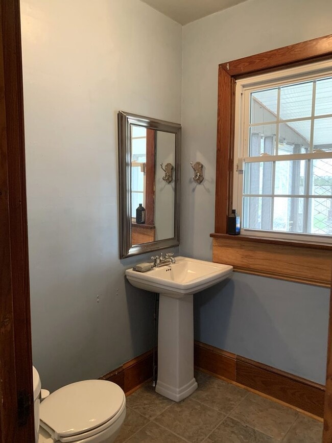 Building Photo - Charming 3-Bedroom Home on Spacious Corner...