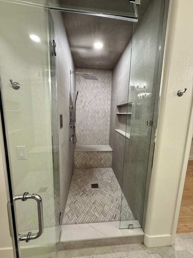 Building Photo - 1708 W Oberlin Way