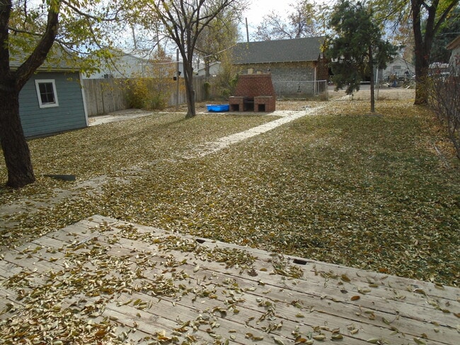 Building Photo - 221 Walnut St