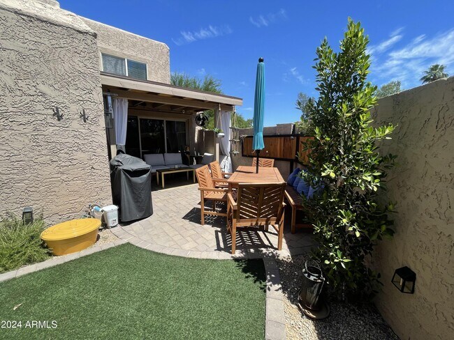 Building Photo - 12421 N 41st Pl
