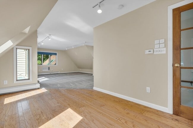 Building Photo - 606 Springs Rd