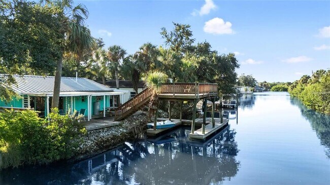 Building Photo - 8825 Oak St