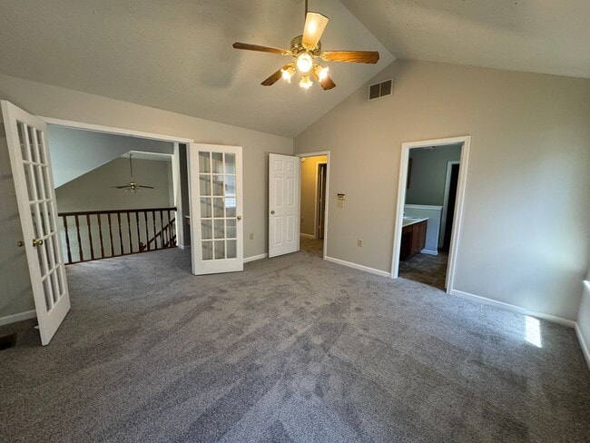Building Photo - Eagle Creek 3 Bed 2.5 Bath