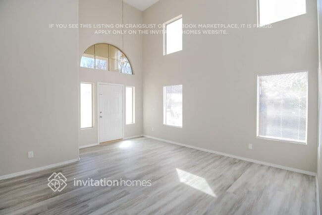 Building Photo - 696 N Coral Key Ave