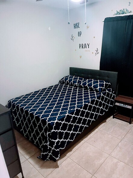 Building Photo - 110 N 40th St