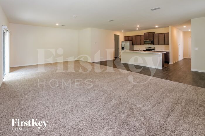 Building Photo - 5835 Calvary Dr