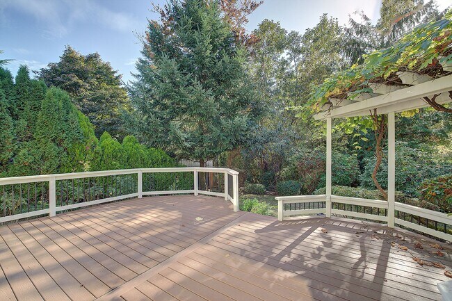 Building Photo - 3bd/2.25ba Sammamish Home