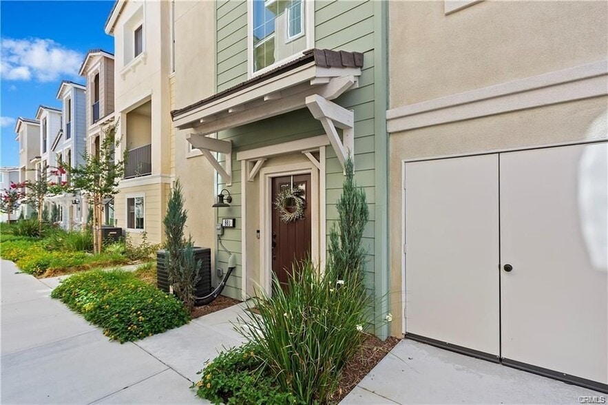 Building Photo - 868 Seville Ln