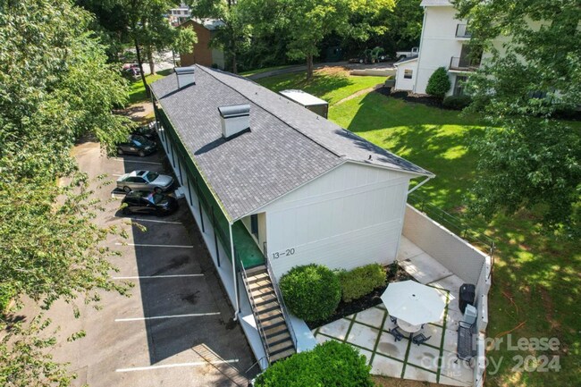 Building Photo - 230 13th Ave Pl NW