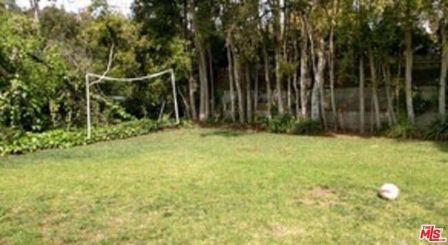 Building Photo - 809 Toulon Dr