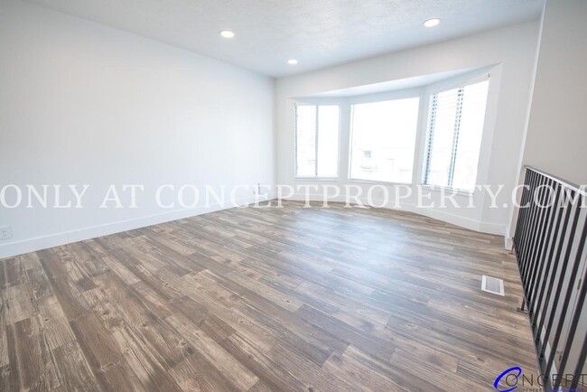 Building Photo - Newly Remodeled 5-Bedroom Home | 2-Car Gar...
