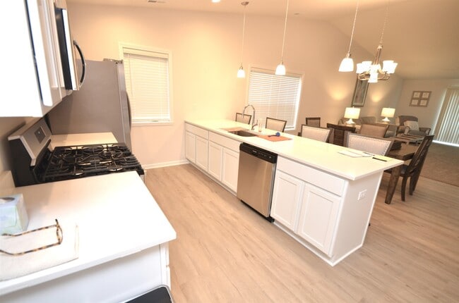 Building Photo - 4483 Squaw Vly Dr
