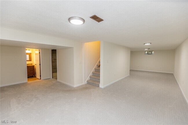Building Photo - 17016 Greenwood Dr