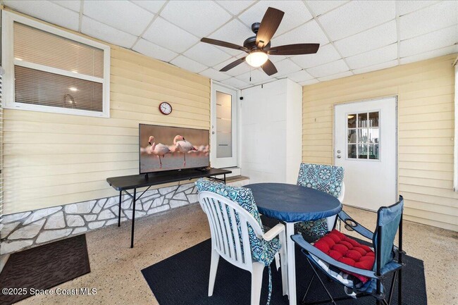 Building Photo - 938 Wren Cir