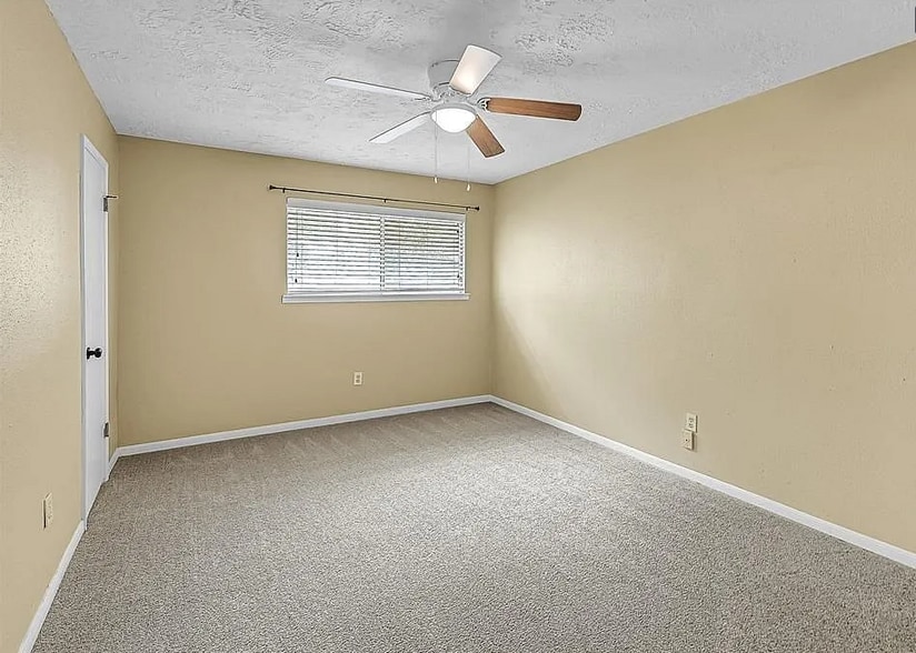 Building Photo - 9611 Crail Dr