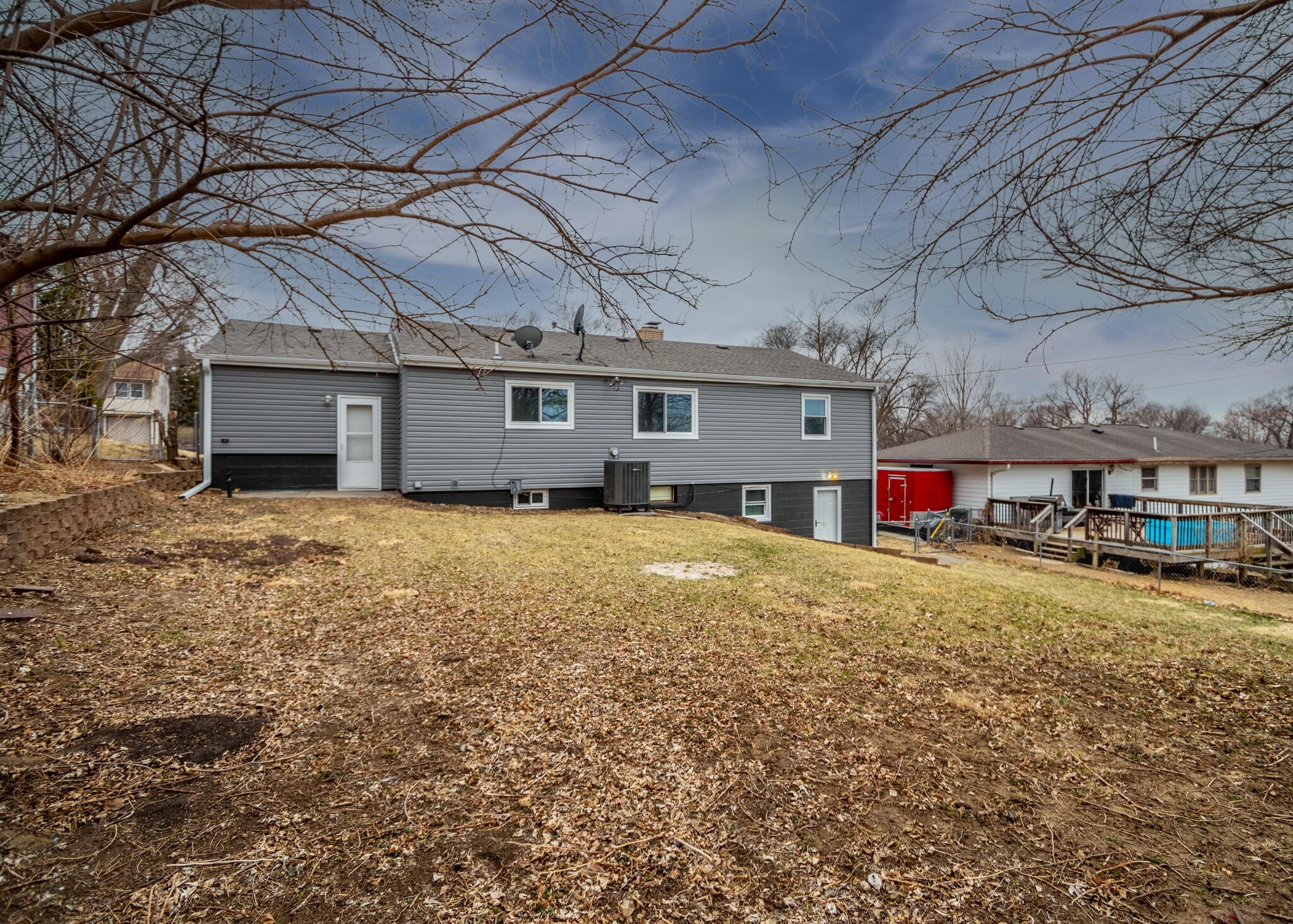 Building Photo - 1218 Sunset Dr