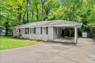 Building Photo - 269 Terrydale Dr SE