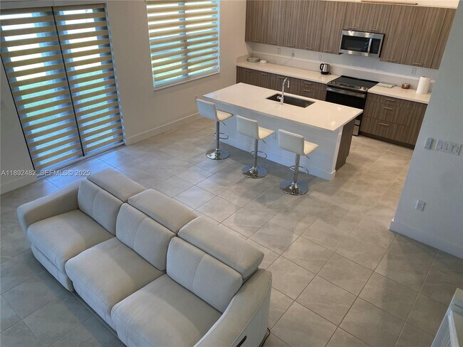 Building Photo - 4435 SW 174th Ave