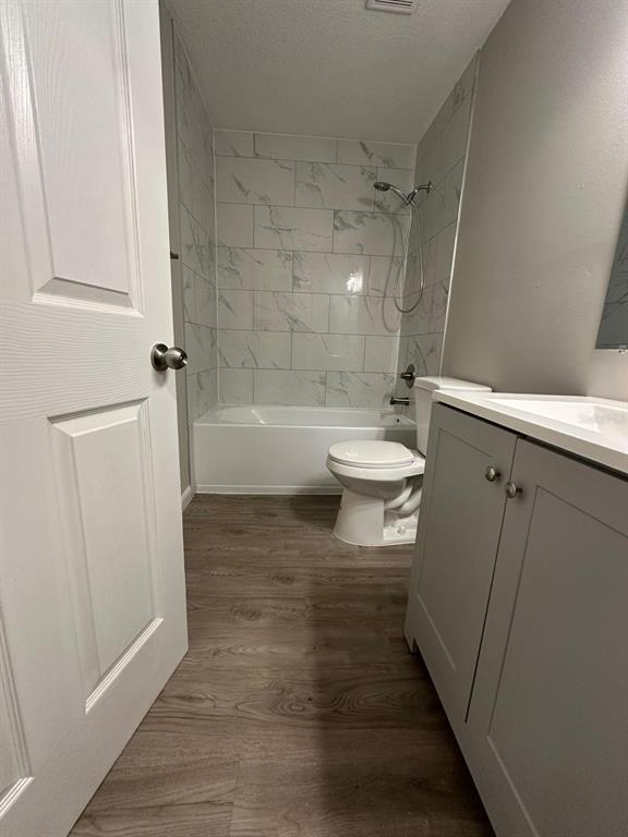 Building Photo - 147 Almond Rd