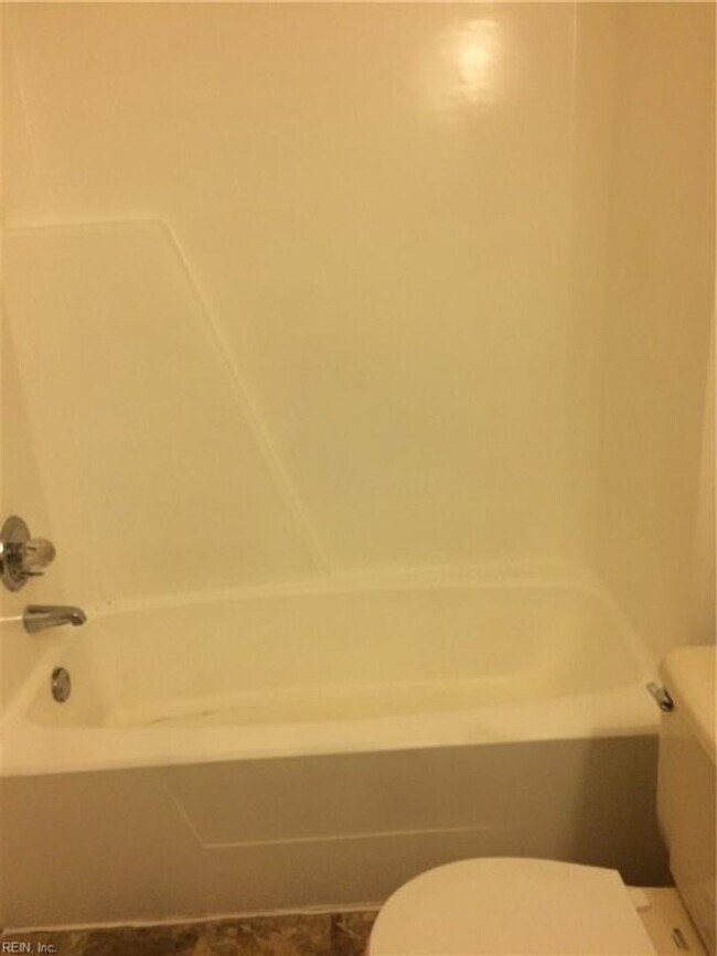 Building Photo - Chimney Hill