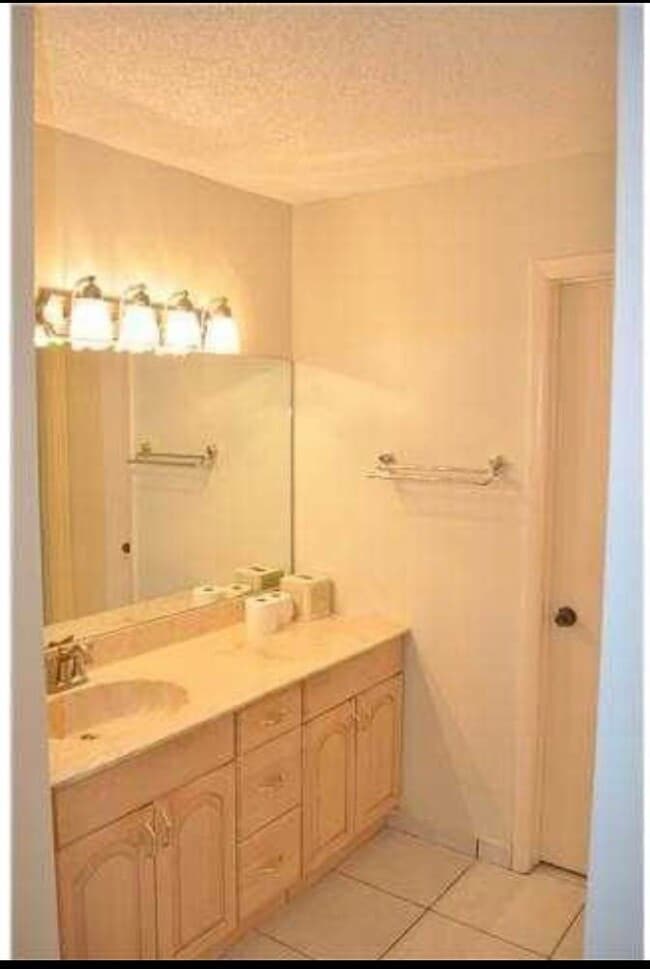 Building Photo - 4409 NW 22nd Rd