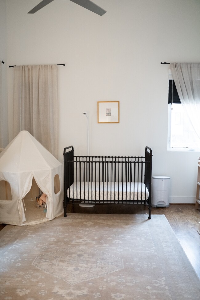 Building Photo - 424 36th Ave N