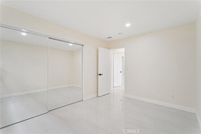 Building Photo - 10121 Eagle Ave