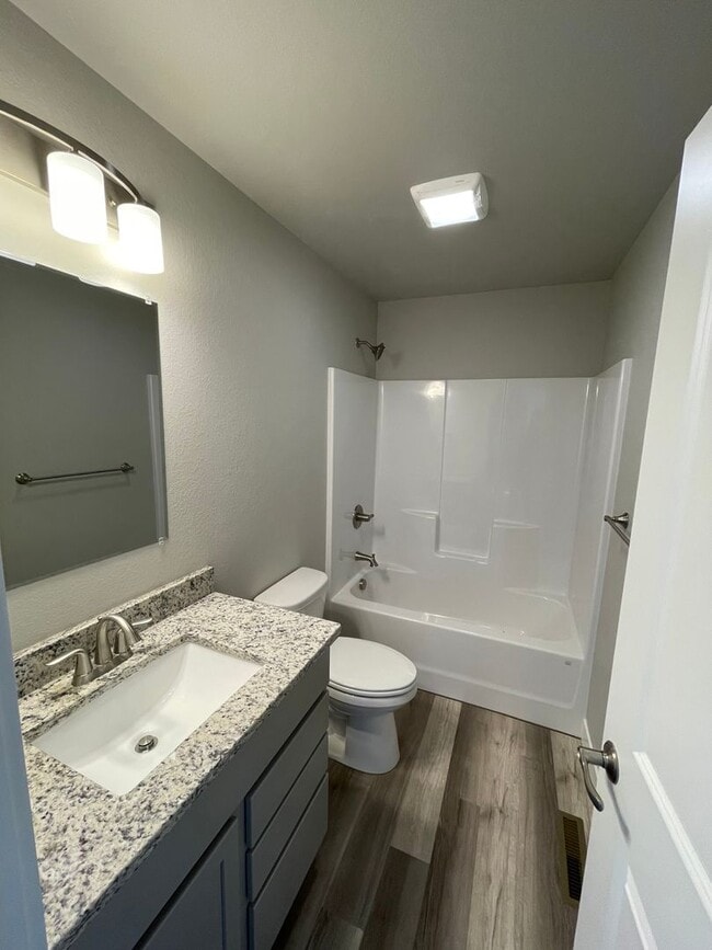 Building Photo - ~Applications Pending~ Newer 4 Bed, 3 Bath, 3 Car Garage Home for Rent