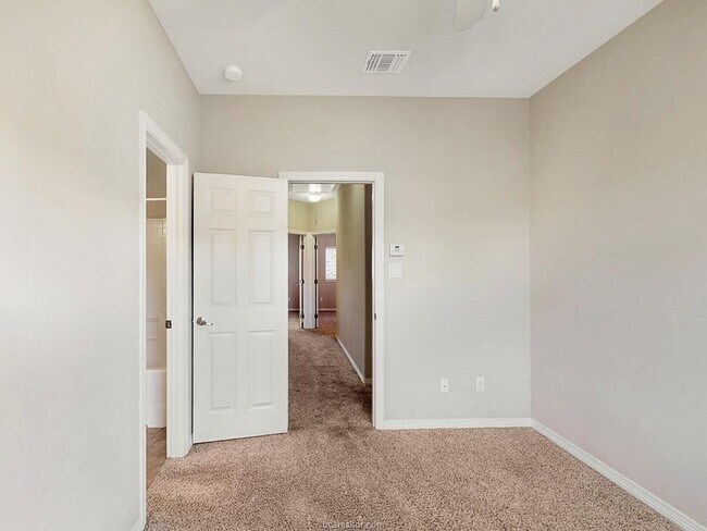 Building Photo - Lakeridge Townhomes #2607