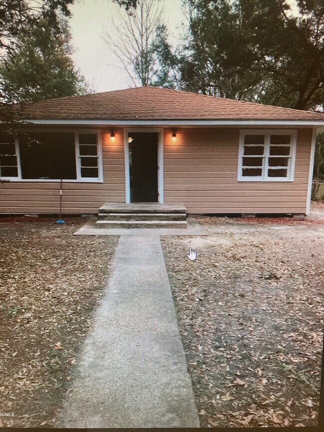 Primary Photo - 3 bedroom 2 bath home located in Gulfport