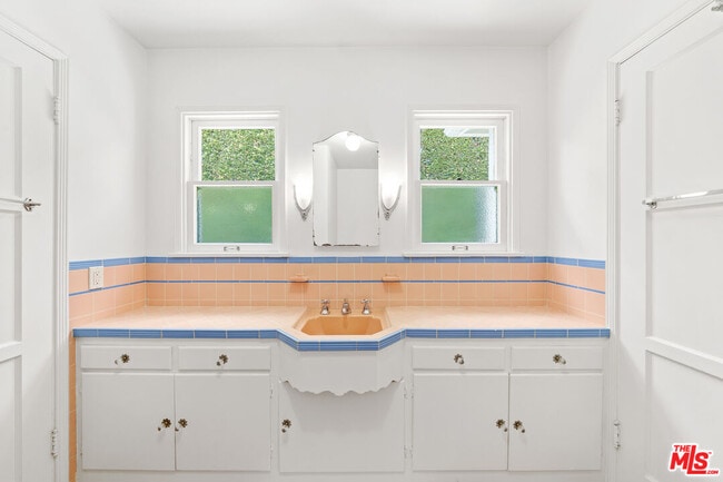 Building Photo - 475 21st St