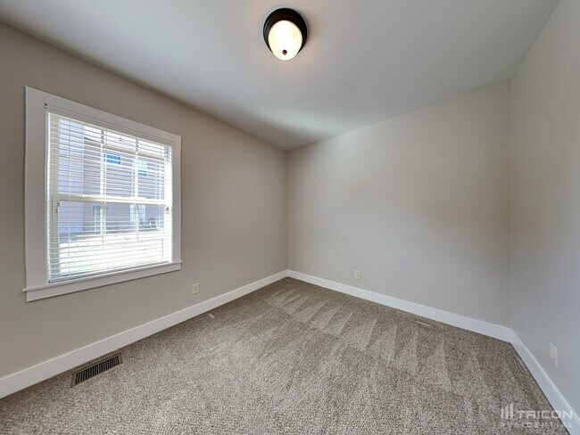 Building Photo - 1047 Harper Dean Wy