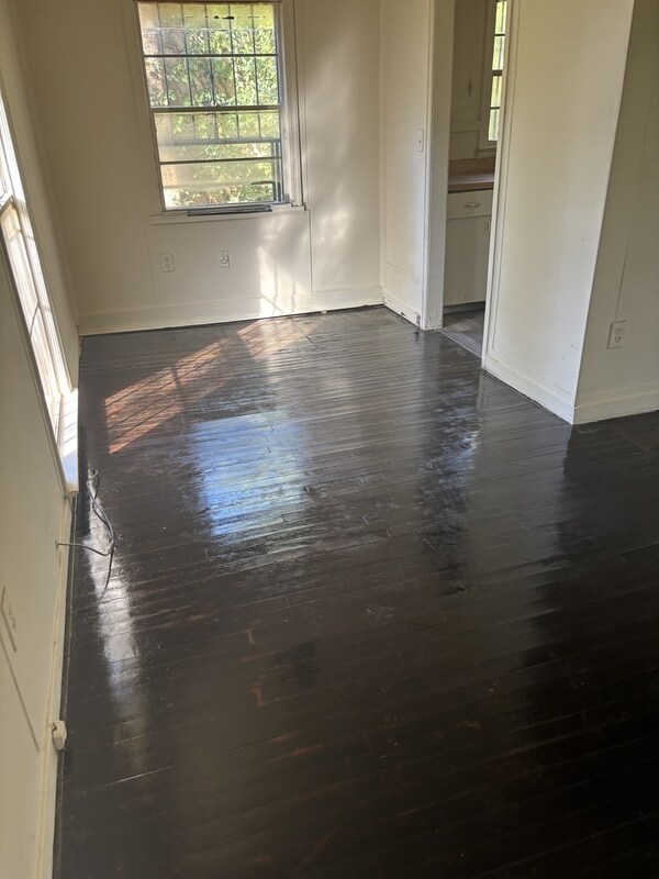 Building Photo - 126 Maple Ridge Dr