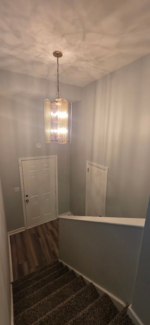 Building Photo - Large Family Home - Move In Ready!