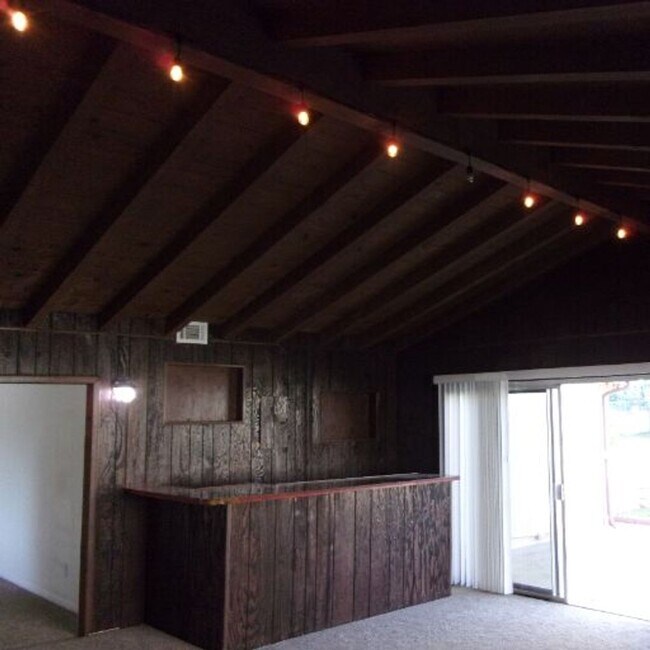 Building Photo - Spacious Private Home with Pool on Nearly Half an Acre