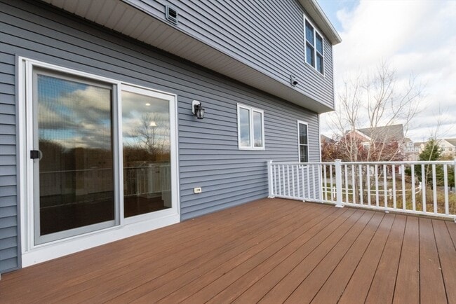 Building Photo - 15 Hialeah Ln