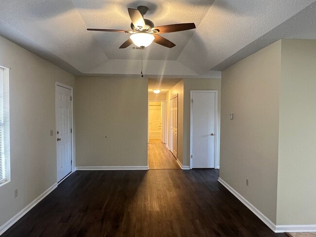 Building Photo - Cute Home in Cochran