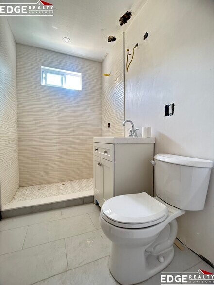 Building Photo - 10 Portina Rd