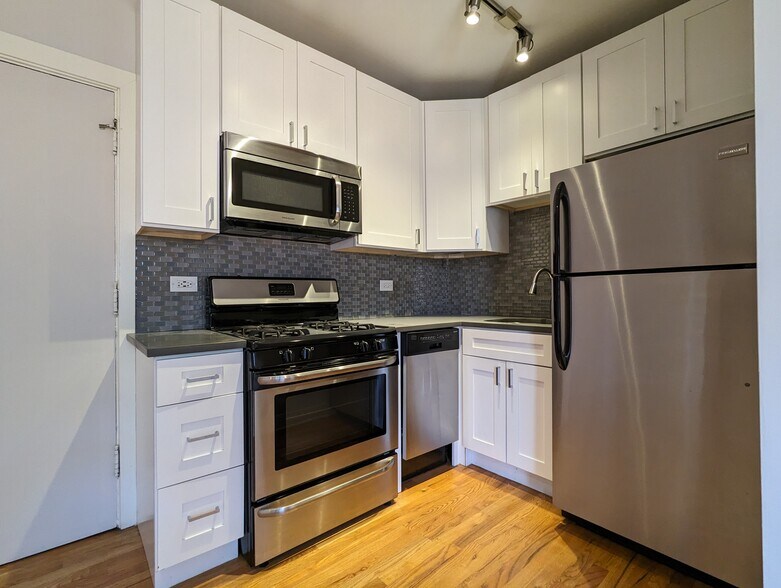 Building Photo - 2430 N Kedzie Blvd