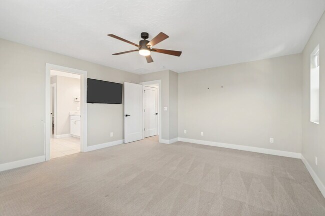 Building Photo - Upscale Home Available in Herriman