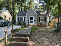 Building Photo - 808 W Markham Ave