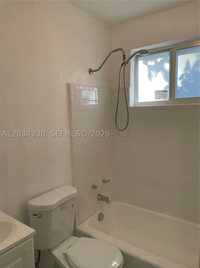 Building Photo - 3389 William 0