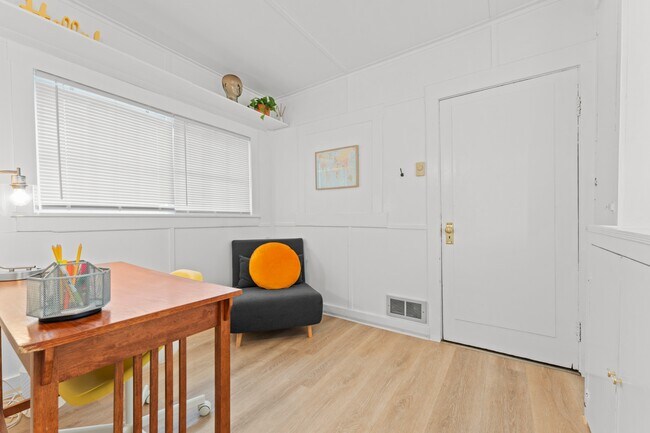 Building Photo - 1612 E 29th St