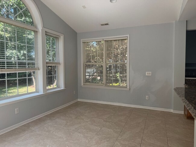 Building Photo - 800 Pinkney Pl