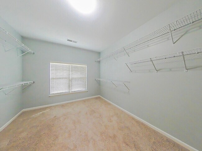 Building Photo - 2476 Sunflower Dr