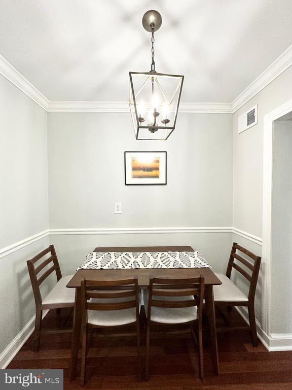 Building Photo - 718 S Washington St