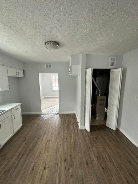 Building Photo - 748 S 24th St