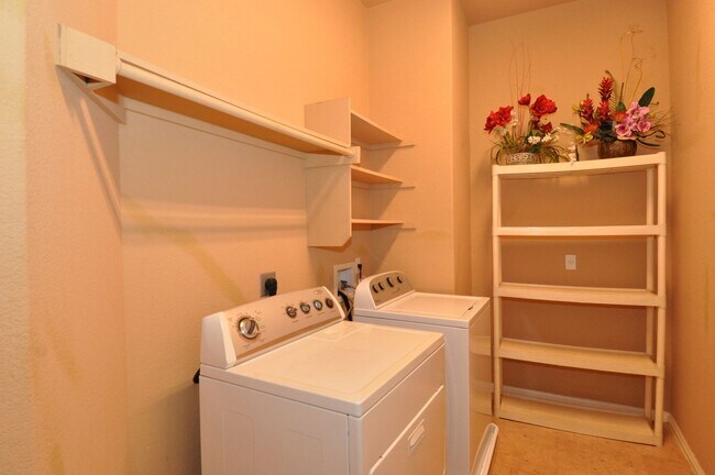 Building Photo - Beautiful Home In Hutto ISD